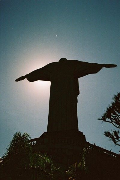Silhouette of statue of Christ.JPG